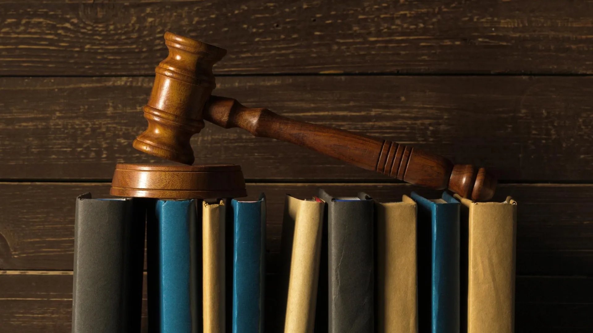 Ruiz Abogadas, Derecho penal, Derecho civil, Derecho agrario, Derecho familiar, Derecho administrativo, Derecho fiscal, Seguridad social, Derecho mercantil, Pensión, Tiempo de pensión, Fallecimiento, Tipos de pensiones, Cobro de pensión, Pago de pensión, Pérdida de pensión, Jubilación, Servidor público, Riesgo de trabajo, Afores, Dictamen, Ejido, Sucesión, Ejidatario, Asamblea, RAN (Registro Agrario Nacional), Pensión alimenticia, Guardia y custodia, Divorcio, Incumplimiento de contrato, Nulidad de cargos indebidos, Violencia familiar, Robo, Lesiones, Falsificación de documentos, Juicios orales, Derecho de seguros, Contrato mercantil, Pago de facturas, Naucalpan, Estado de México, Jessica Ruiz, Tania Ruiz, Pensión ISSEMyM, Asesoría pensión ISSEMyM, Recuperación de años adicionales ISSEMyM, Trámites pensión Estado de México, Abogados pensiones ISSEMyM, Derechos pensionados ISSEMyM, Errores comunes en pensiones ISSEMyM, Cálculo de pensión ISSEMyM, Aumento de pensión ISSEMyM 2025, Dictamen de pensión ISSEMyM, Abogados en Naucalpan, Despacho de abogados en el Estado de México, Asesoría legal en pensiones, Recuperación de pensión IMSS o ISSEMyM, Abogado especialista en divorcios en Naucalpan, Asesoría en derecho agrario México, Defensa en casos penales Estado de México, Cómo tramitar una pensión por fallecimiento, Recuperación de pensión perdida, Cómo hacer una sucesión ejidal, Asesoría en contratos mercantiles, Cómo impugnar un dictamen de pensión, Cuánto tiempo tarda un juicio de pensión alimenticia, Cómo defenderse de una acusación de violencia familiar, Cómo anular un contrato bancario, Requisitos para divorcio exprés en México, Abogado para trámites de pensión ISSEMyM, Cómo reclamar una pensión no pagada